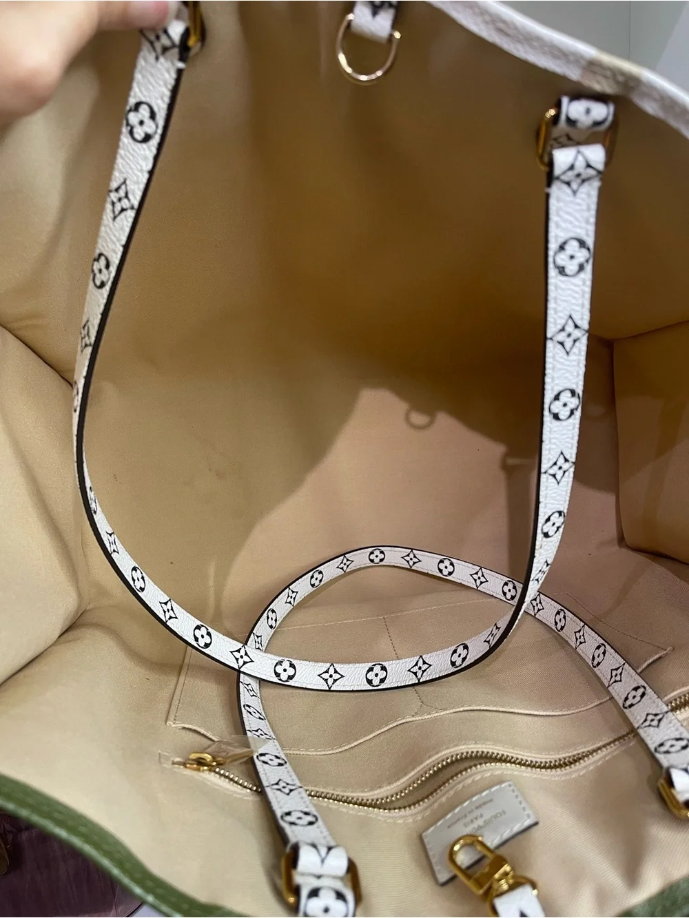 Louis Vuitton spacious louis